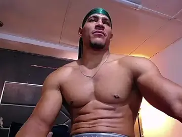 Stripchat Live Sex Cam of teddyfit19cm