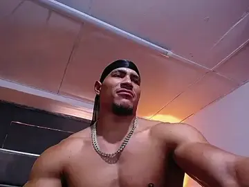 Stripchat Free Porn Cam of teddyfit19cm