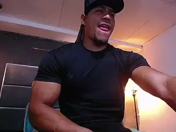 Stripchat Free Porn Cam of teddyfit19cm