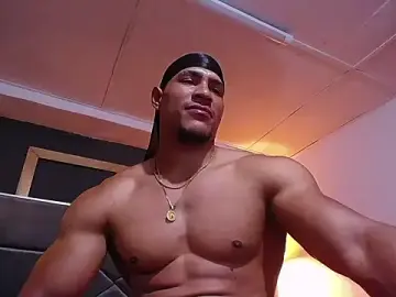 Stripchat Free Porn Cam of teddyfit19cm