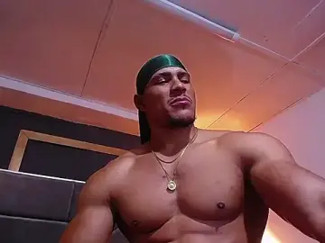 Stripchat Adult Webcam of teddyfit19cm