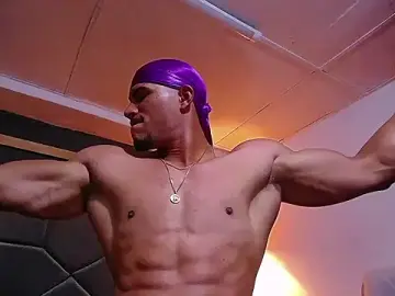 Stripchat Live Sex Cam of teddyfit19cm