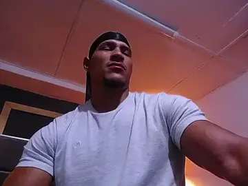 Stripchat Watch Live Sex Cams of teddyfit19cm