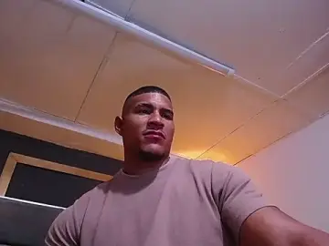 Stripchat Free Porn Cam of teddyfit19cm