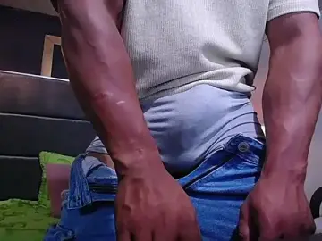 Stripchat Live Sex Cam of teddyfit19cm