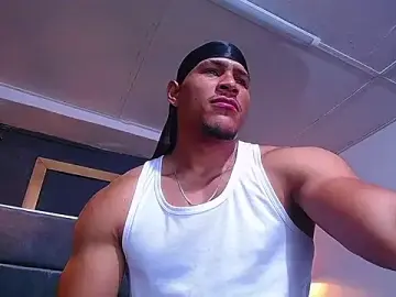 Stripchat Live Sex Cam of teddyfit19cm