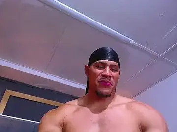 Stripchat Free Porn Cam of teddyfit19cm