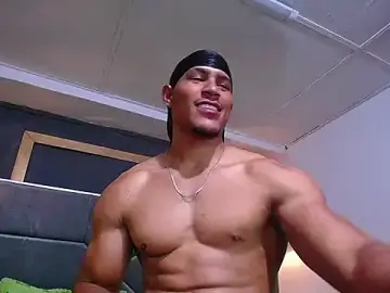 Stripchat Free Porn Cam of teddyfit19cm