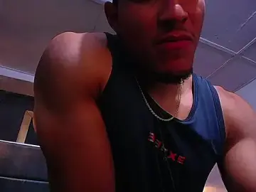 Stripchat Sex Cam of teddyfit19cm