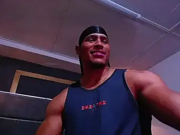 Stripchat Free Porn Cam of teddyfit19cm
