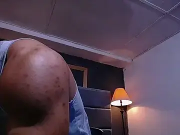 Stripchat Free Porn Cam of teddyfit19cm