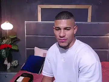 Stripchat Watch Live Sex Cams of teddyfit19cm