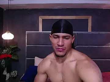 Stripchat Sex Cam of teddyfit19cm