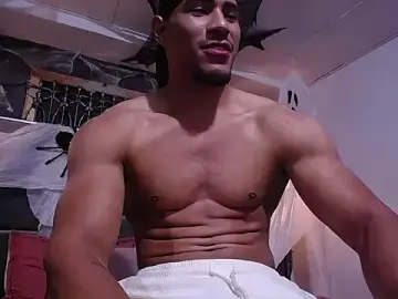 Stripchat Free Porn Cam of teddyfit19cm