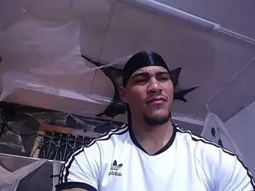 Stripchat Live Sex of teddyfit19cm