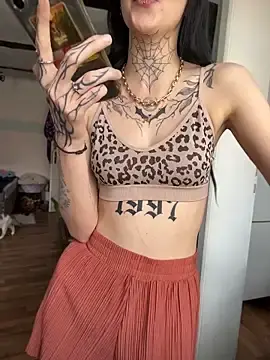 Stripchat Free Porn Cam of BlueVelvetBat