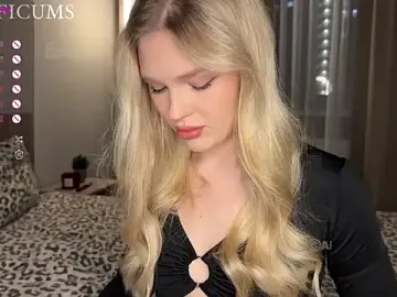 Stripchat Sex Cam of soficumss