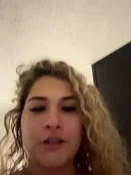 Stripchat Free Live Porn of Sara_smiiith211