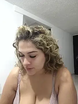 Stripchat Free Porn Cam of Sara_smiiith211