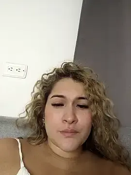 Stripchat Free Porn Cam of Sara_smiiith211