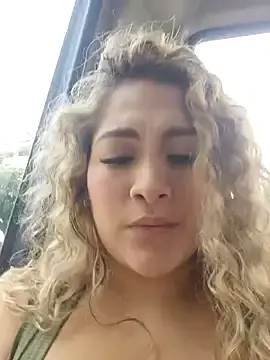 Stripchat Watch Live Sex Cams of Sara_smiiith211