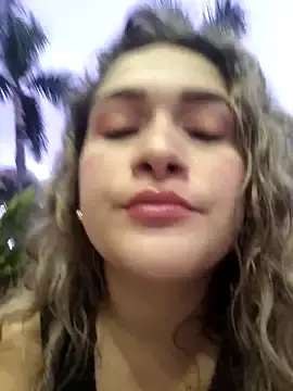 Stripchat Adult Webcam of Sara_smiiith211