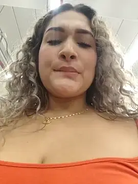 Stripchat Live Sex of Sara_smiiith211