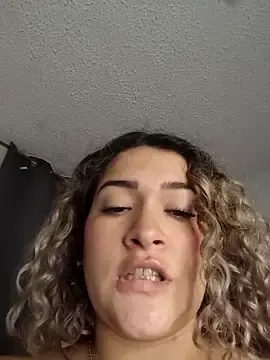 Stripchat Sex Cam of Sara_smiiith211