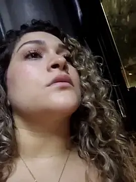 Stripchat Adult Webcam of Sara_smiiith211