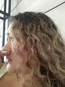 Stripchat Sex Chat of Sara_smiiith211