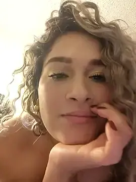 Stripchat Free Live Porn of Sara_smiiith211