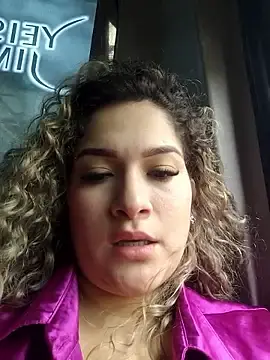 Stripchat Free Live Porn of Sara_smiiith211