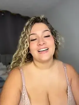 Stripchat Live Sex of Sara_smiiith211