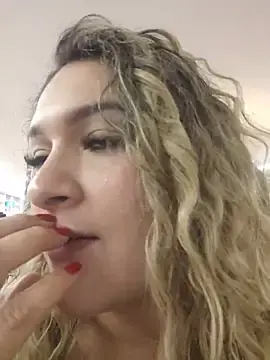 Stripchat Live Porn of Sara_smiiith211