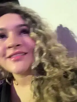 Stripchat Watch Live Sex Cams of Sara_smiiith211