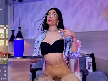 Stripchat Live Sex Cam of kylliefox_