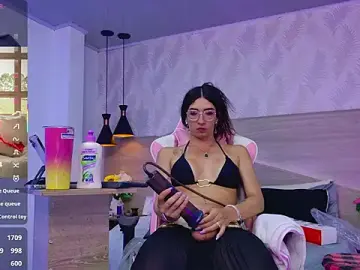 Stripchat Watch Live Sex Cams of kylliefox_