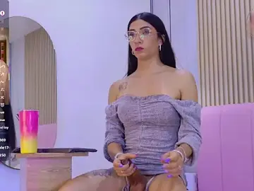 Stripchat Free Live Porn of kylliefox_