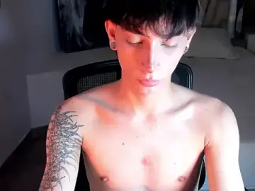 Stripchat Free Porn Cam of AndyWiilliams