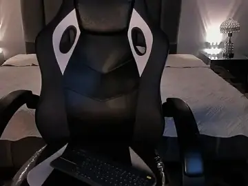 Stripchat Live Sex Cam of AndyWiilliams