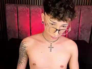 Stripchat Adult Webcam of AndyWiilliams