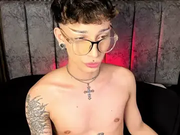 Stripchat Free Porn Cam of AndyWiilliams