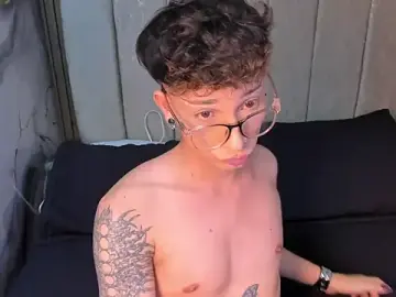 Stripchat Watch Live Sex Cams of AndyWiilliams