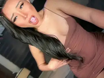 Stripchat Sex Cam of bella_maxwel