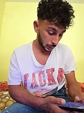 Stripchat Sex Cam of Iulianmarius12