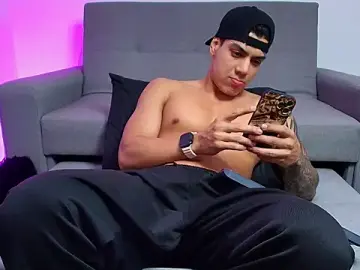 Stripchat Sex Cam of BrayaanFit
