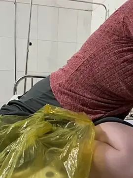 Stripchat Live Sex of Emily-Nguyen