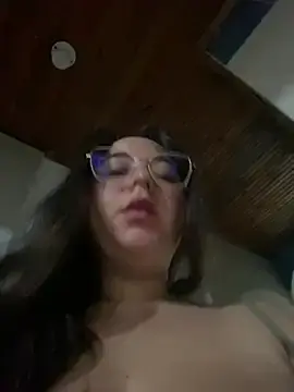 Stripchat Sex Cam of LunaGil1