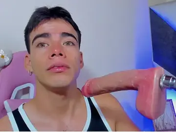 Stripchat Live Sex Cam of Alejandro_karter18