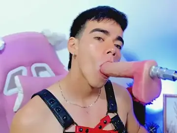 Stripchat Live Sex of Alejandro_karter18